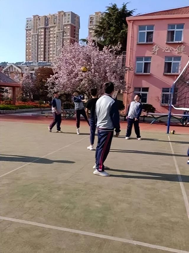 小学排球小组活动计划（初中排球社团活动计划）